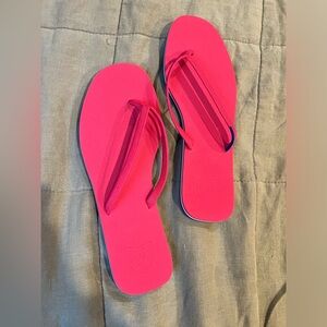 NWT Rothy’s Original Flip Flop Sandals Hot Pink Size 9